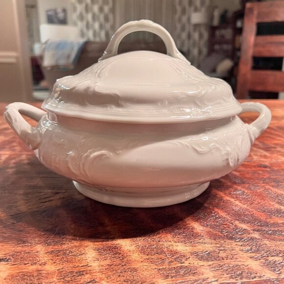 Rosenthal Sanssouci Continental Round Covered Vegetable Dish - Picture 2 of 15